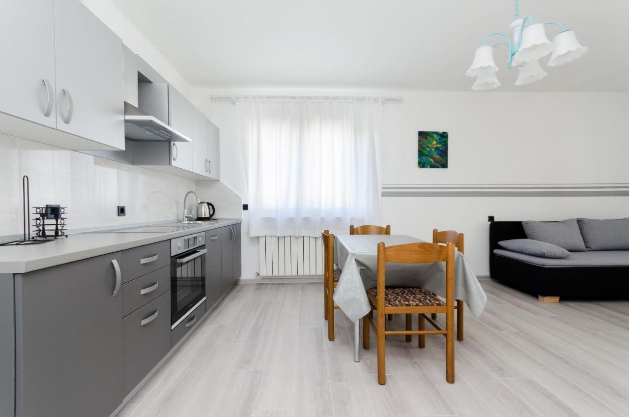 Apartments Slavica R Banjol Extérieur photo