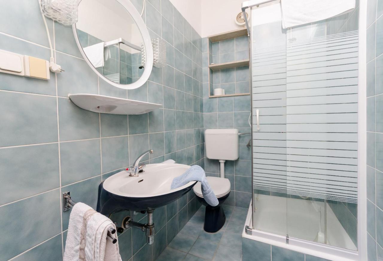 Apartments Slavica R Banjol Extérieur photo